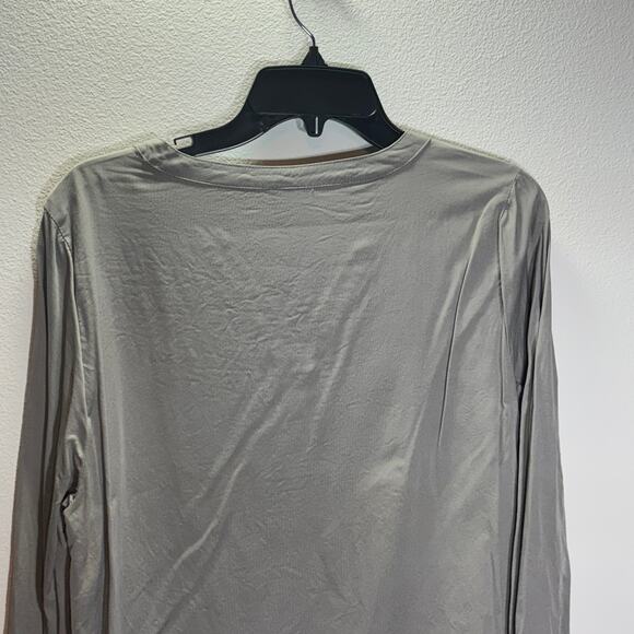 UG Apparel LSU The Lyne Gray Long Sleeve V-Neck Top Women’s Size M Casual Fit - Picture 5 of 7